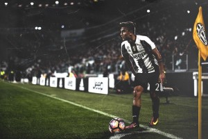 弗雷戴特正式归队训练！上海今晚全力阻击深圳