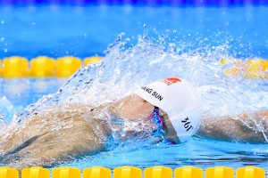 阿联伤退牵动人心 广东王朝前路蒙尘 万千球迷齐呼等你归来