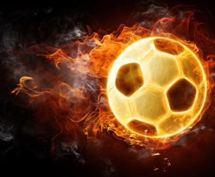 懂球妹专访，蓝军情缘，她心中的璀璨星光与坚实屏障