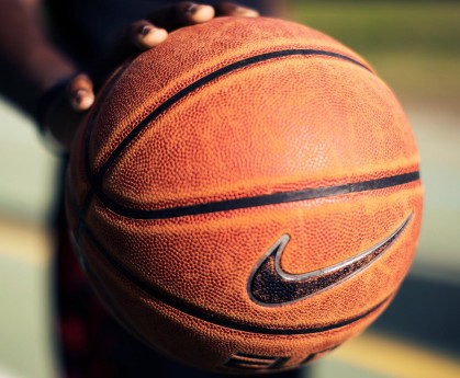 佩德里与库巴西闪耀诺坎普，新一代红蓝壁纸守护巴萨未来