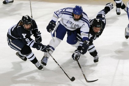 欧冠风云，枪手全胜强势领跑，南大王三分之差紧追不舍