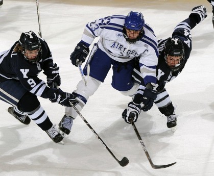 欧冠风云，枪手全胜强势领跑，南大王三分之差紧追不舍