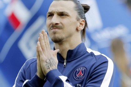 争议判罚引巴萨后防核心暴怒，阿劳霍质问第四官员，你信了？你上当了！