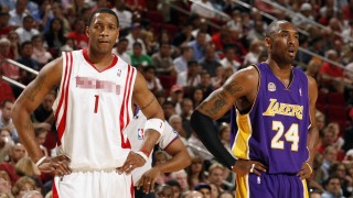 安东尼专访引爆足坛，直言曼联内部文化沉疴，被指离水之鱼敢言真相