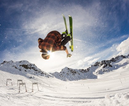 锋线新星枯坐板凳，曼联或批准齐尔克泽冬窗离队寻出路