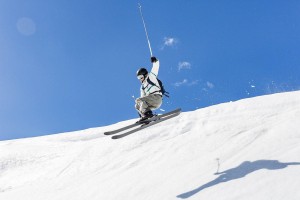 官方重拳打击赌球丑闻，巴里中场因违规投注遭禁赛16个月，其中8个月强制接受治疗